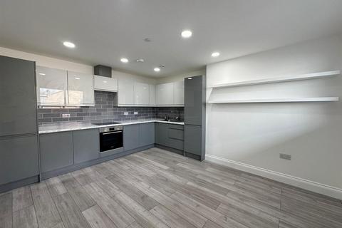 5 bedroom penthouse to rent, High Street, Barnet