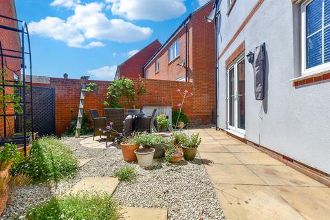 3 bedroom detached house for sale, Hadleigh Street, Ashford TN25