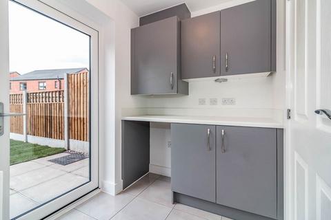 2 bedroom semi-detached house to rent, Bourdon Street, Greater Manchester M40