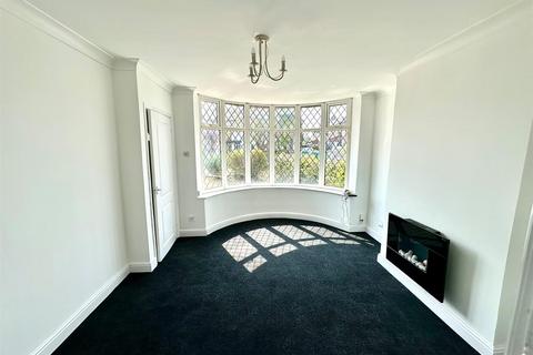 2 bedroom terraced house to rent, Lilmore Avenue, Manchester