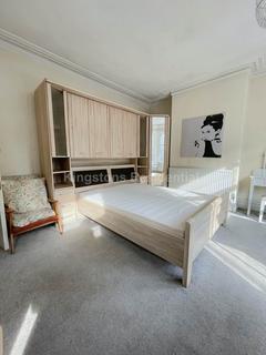 5 bedroom terraced house to rent, Colum Road, Cardiff CF10