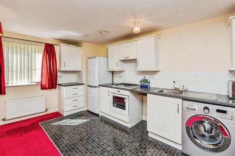 2 bedroom ground floor flat for sale, Anzio Road, Devizes