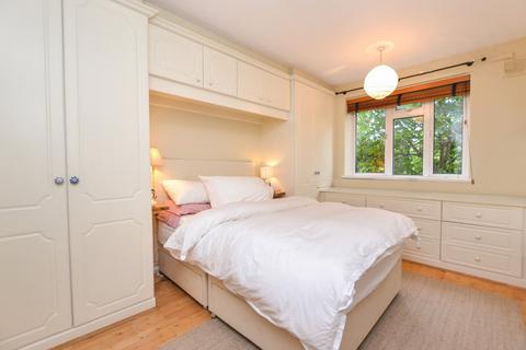 2 bedroom flat for sale, Trinity Gardens, London, SW9