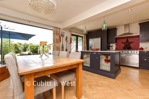 Orchard Close, Fetcham KT22