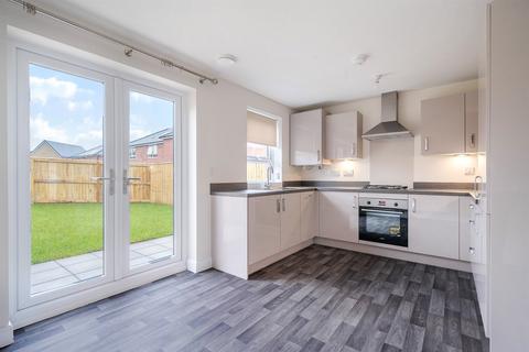 3 bedroom detached house to rent, Taylor Way, NG4