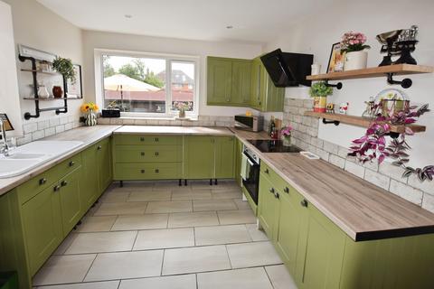 5 bedroom detached house for sale, Drummond Road, Skegness PE25