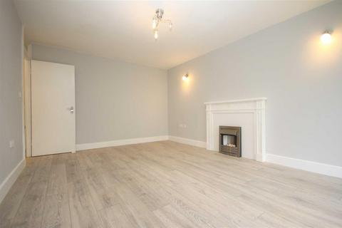 2 bedroom flat to rent, Trotwood, Chigwell