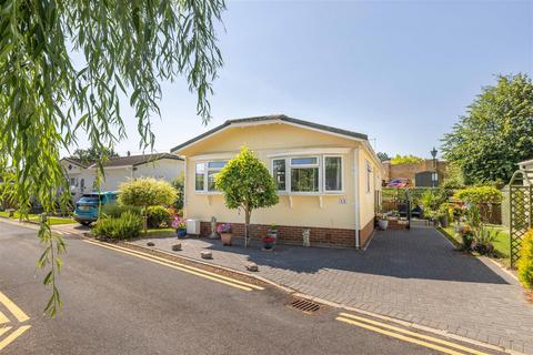 2 bedroom mobile home for sale, Willows Riverside Park, Windsor
