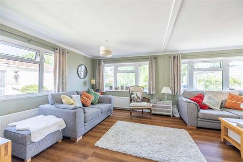2 bedroom mobile home for sale, Willows Riverside Park, Windsor