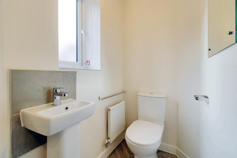 3 bedroom semi-detached house to rent, Taylor Way, NG4