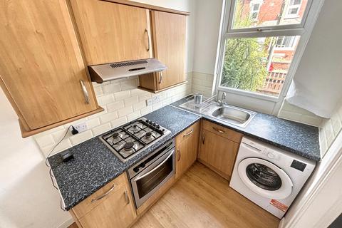 3 bedroom terraced house to rent, Trelawn Avenue, LEEDS, LS6 3JN