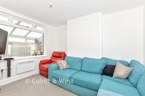 3 bedroom terraced house for sale, Orchard Avenue, Chichester PO19