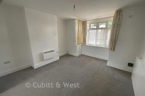 3 bedroom terraced house for sale, Orchard Avenue, Chichester PO19