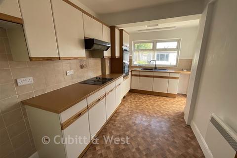 3 bedroom terraced house for sale, Orchard Avenue, Chichester PO19