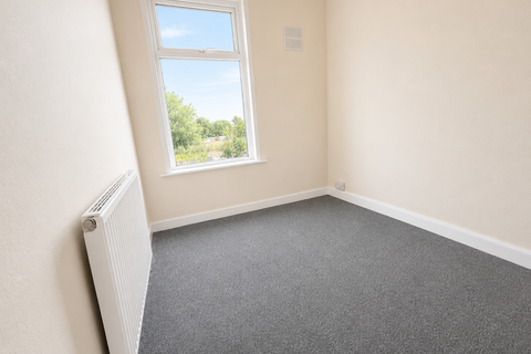 3 bedroom terraced house to rent, Aire Terrace, Castleford, WF10