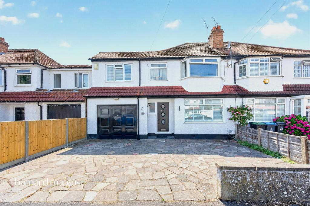 Detached house exterior, driveway, garage