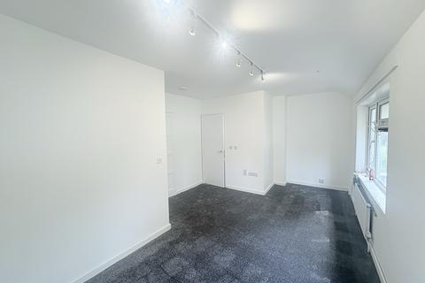 1 bedroom in a house share to rent, R4FF (EN) 1 Peverel Road, CB5
