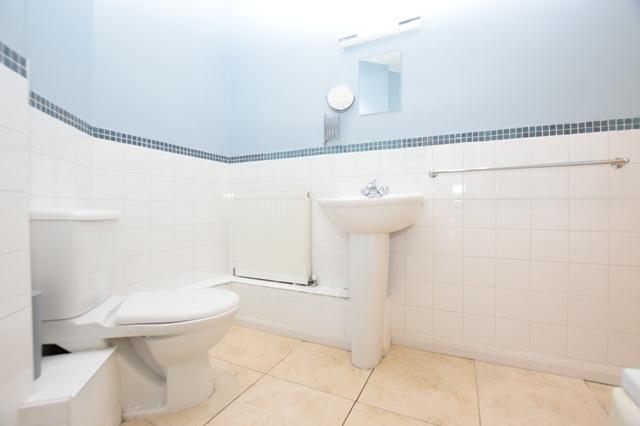 Apartment in Sheffield, Saint George's Quarter, Broomhall - View 4