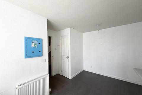 3 bedroom end of terrace house to rent, Liddle Drive, Bo'Ness EH51