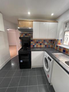 2 bedroom maisonette to rent, Munster Avenue, Hounslow, Middlesex, TW4