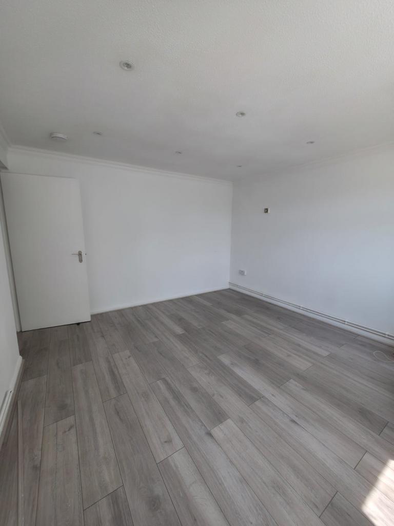 Apartment in London - View 3