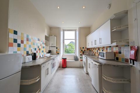 3 bedroom flat to rent, South Oxford Street, Newington, EH8