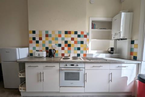 3 bedroom flat to rent, South Oxford Street, Newington, EH8
