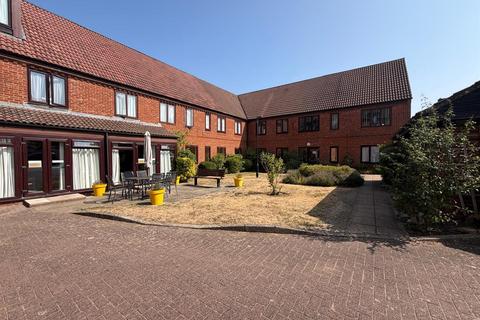 2 bedroom flat for sale, Ashley Court, Hatfield