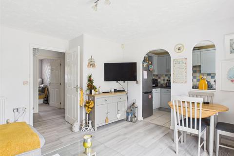 2 bedroom flat to rent, Cleveland Way, Great Ashby, SG1