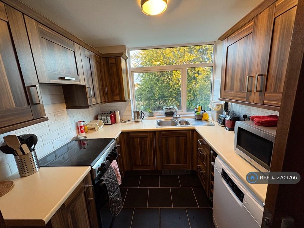 Apartment in Bristol, Winterbourne - View 2