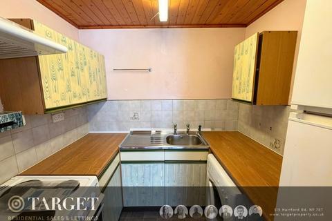 Studio to rent, Mahon Close, Enfield EN1