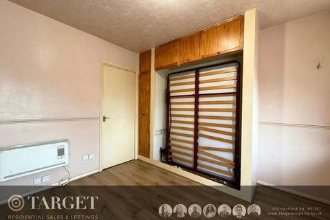 Studio to rent, Mahon Close, Enfield EN1