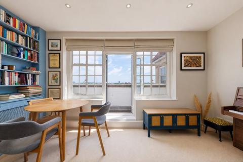 1 bedroom flat for sale, Swan Court, Chelsea Manor Street, London, SW3