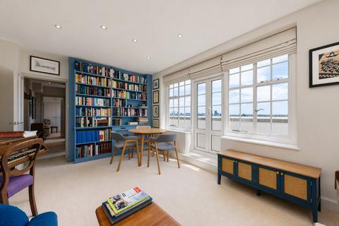 1 bedroom flat for sale, Swan Court, Chelsea Manor Street, London, SW3
