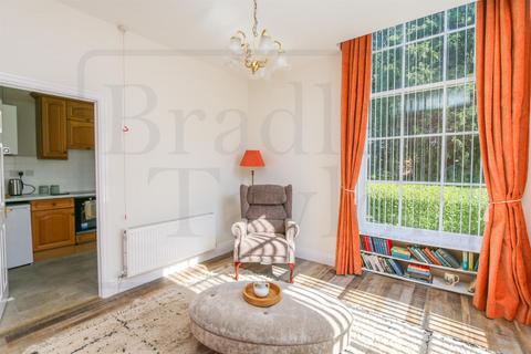 undefined, Penwortham Hall Gardens, Preston PR1