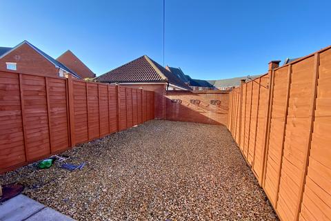 3 bedroom townhouse to rent, Worle Moor Road, Weston Village, Weston-super-Mare
