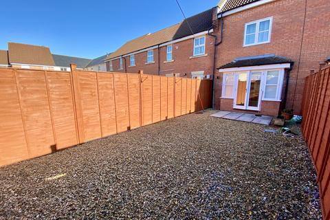 3 bedroom townhouse to rent, Worle Moor Road, Weston Village, Weston-super-Mare