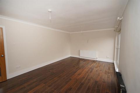 3 bedroom apartment to rent, Whinslee Drive, Lostock, Bolton