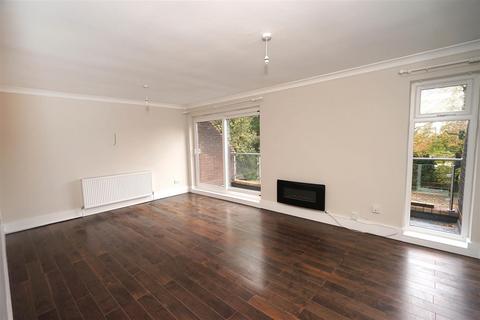 3 bedroom apartment to rent, Whinslee Drive, Lostock, Bolton