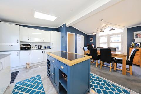 2 bedroom park home for sale, Earls Ditton Lane, Hopton Wafers, Kidderminster