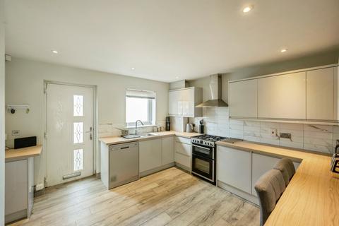 3 bedroom terraced house for sale, Pickle Grove, New Rossington, Doncaster