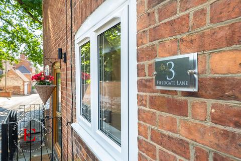 2 bedroom cottage for sale, Fieldgate Lane, Kenilworth, CV8