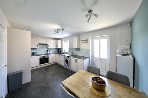 3 bedroom terraced house for sale, West Green, Cottingham