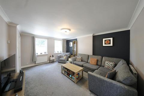 3 bedroom terraced house for sale, West Green, Cottingham