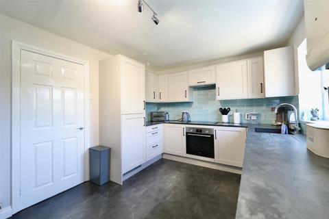 3 bedroom terraced house for sale, West Green, Cottingham