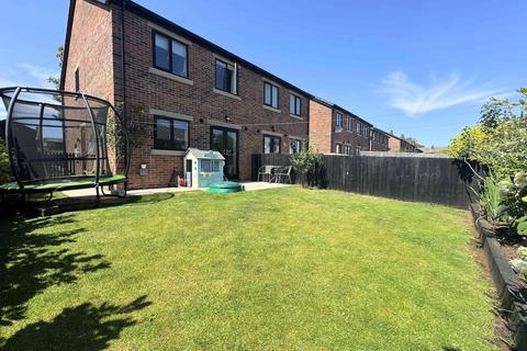 3 bedroom semi-detached house for sale, Westcliffe Road, Cleckheaton BD19