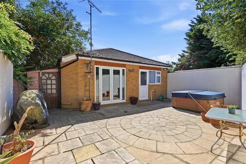 2 bedroom bungalow for sale, Shaftesbury Avenue, Thorpe Bay, Essex, SS1