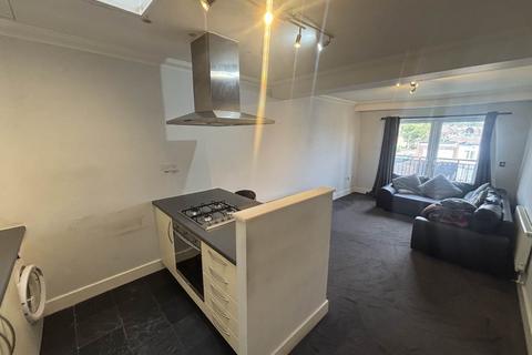 1 bedroom flat to rent, Central Court, 88 Manford Way, Chigwell