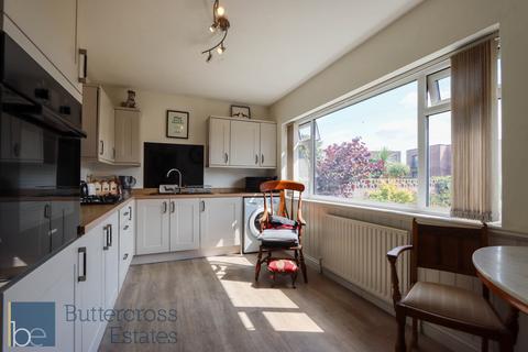 2 bedroom detached bungalow for sale, Bowbridge Road, Newark, NG24 4EG