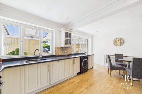 4 bedroom detached house for sale, Woodmansterne lane, South Wallington